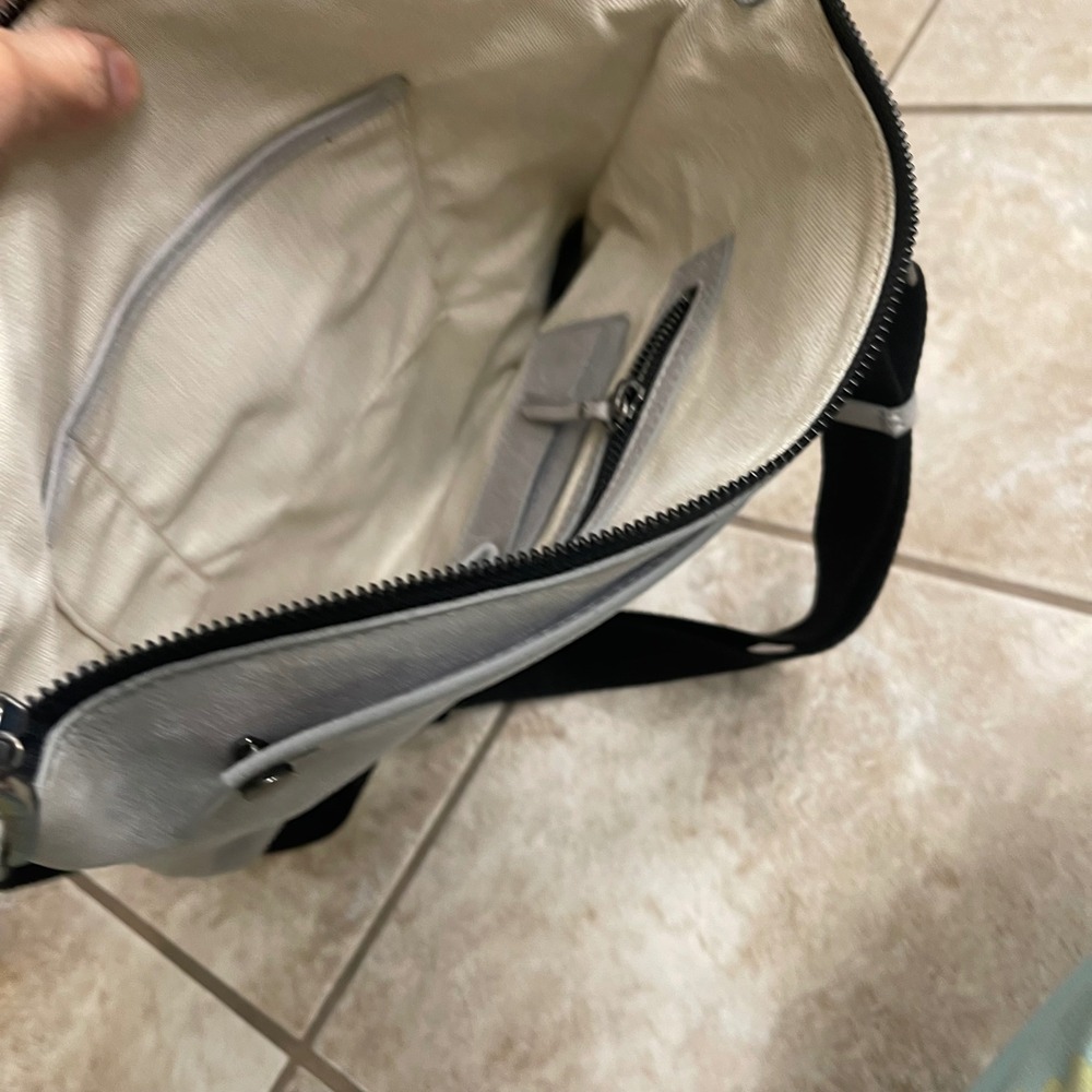 Botkier New York Light Gray Leather Crossbody Bag Studded Messenger Gunmetal EUC - Picture 9 of 14